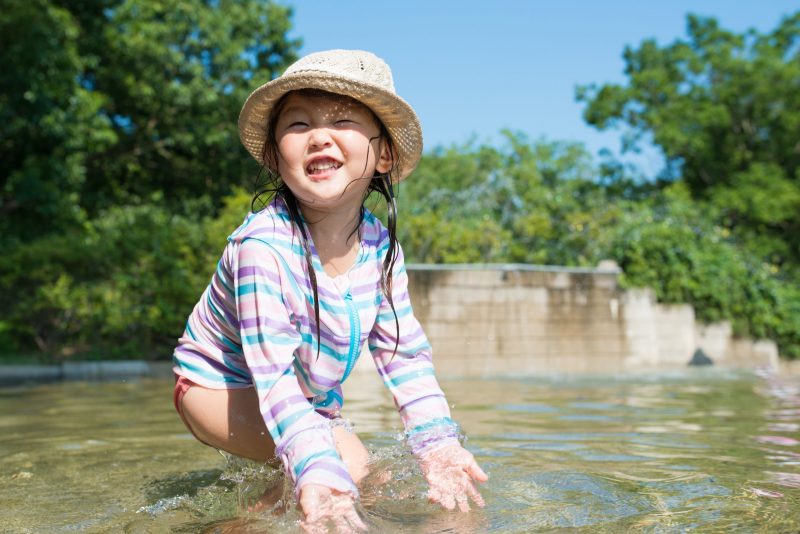 〔子どもの日焼け対策〕赤みやヒリヒリを長引かせない！アフターケアの方法とは？